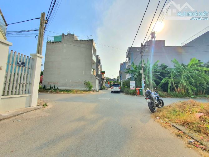 Bán đất hẻm 730 Lã Xuân Oai, Long Trường ,Quận 9 . 53m2 giá 3 tỷ 400 - 3