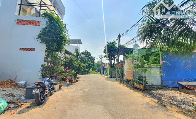 Bán đất hẻm 39, đường 102, Lã Xuân Oai, Tăng Nhơn Phú A, Q9. - DT 75m2 (4x19) - Giá 5 tỷ - 2