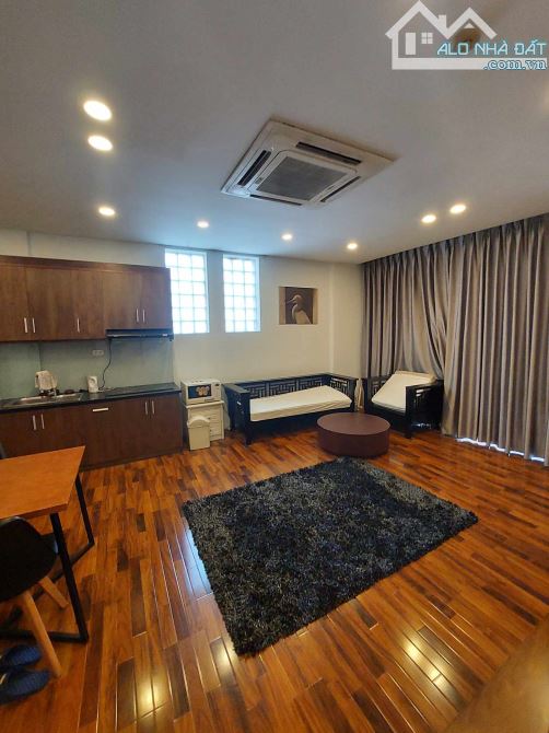 Cho thuê căn hộ 1PN; 2PN: 20m 3,5 triệu; 45m 7,5 triệu. Căn 2PN: 13tr. Phố Bà Triệu - 17