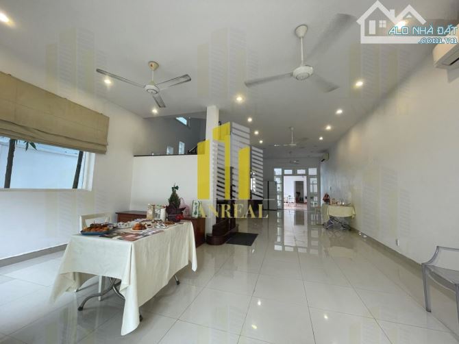 VILLA MẶT TIỀN QUỐC HƯƠNG - SÂN RỘNG HỒ BƠI GIÁ 8X TRIỆU - 2