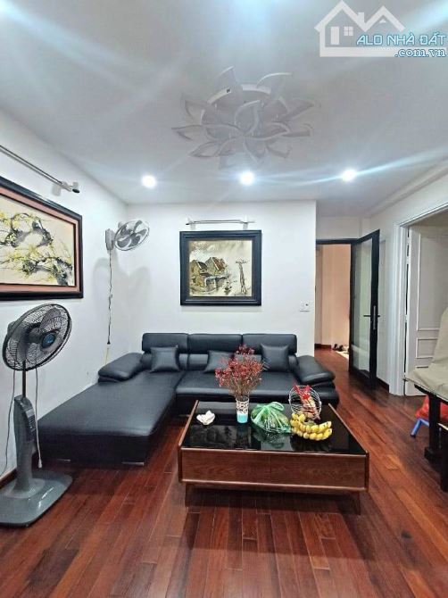 Cần bán nhà phố Lạc Long Quân, Tây Hồ. - 2