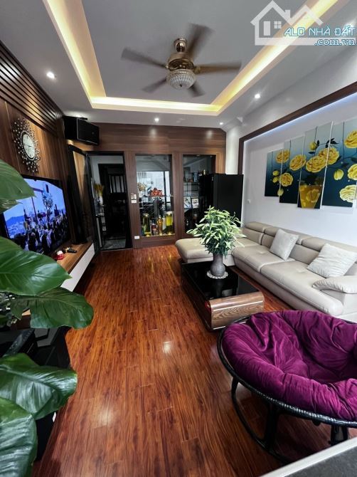 Nhà Quang Tiến ô tô đỗ cửa nội thất đẹp, cạnh Vinhome 50m2 5 tầng mt 4m giá 9,7 tỷ - 2