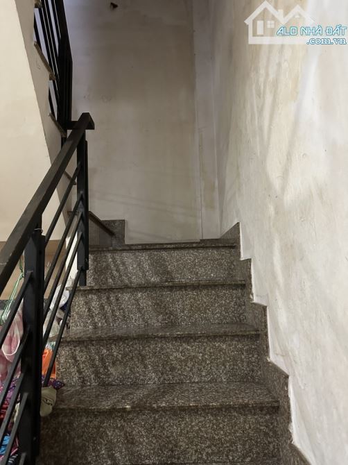 **SÁT QUẬN 1 - DƯƠNG BÁ TRẠC QUẬN 8 - DT 100M2 - NỞ HẬU - 5 TỶ.** - 2