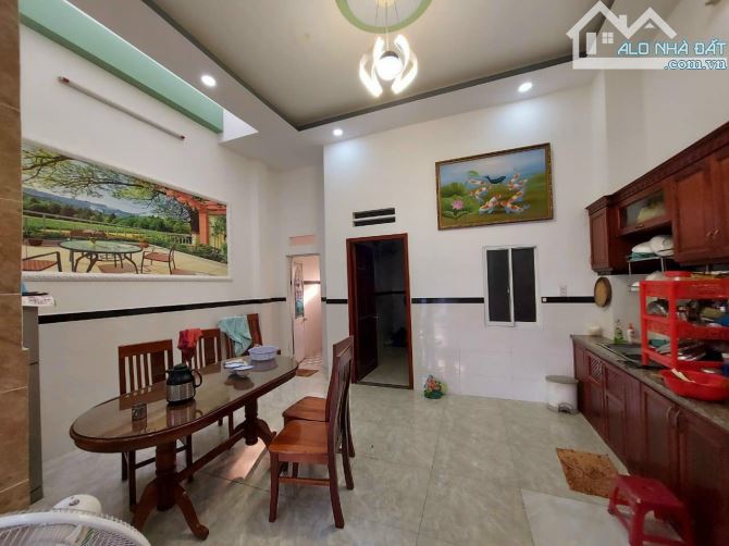 chính chủ gửi bán nhà Bà Điểm Hóc Môn hẻm 33/ Ấp Trung Lân 3,7 tỷ/89m2 1 lầu - 2