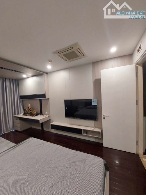 Cho thuê căn hộ 1PN; 2PN: 20m 3,5 triệu; 45m 7,5 triệu. Căn 2PN: 13tr. Phố Bà Triệu - 28