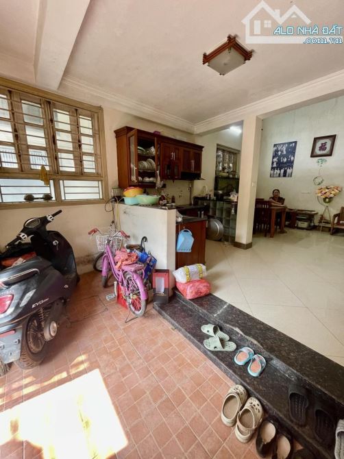 Bán nhà Vũ Tông Phan 45m2 - 3 tầng - giá 4.2 tỷ - 5