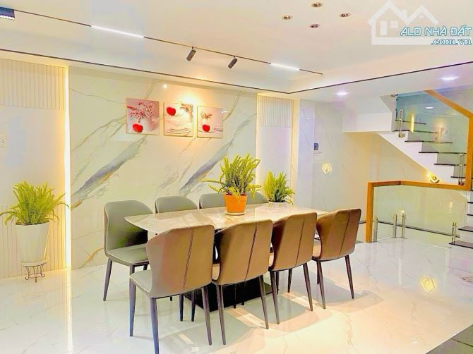 Cần bán gấp căn nhà mặt tiền Núi Thành phường 13 quận Tân Bình 4.5x15m, 6 tầng giá 14 tỷ - 7