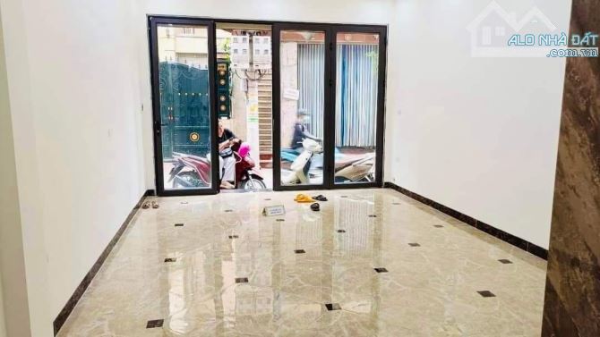 Nhà 59M2 năm tầng, hai mặt thoáng, phù hợp gia đình có ô tô - 1