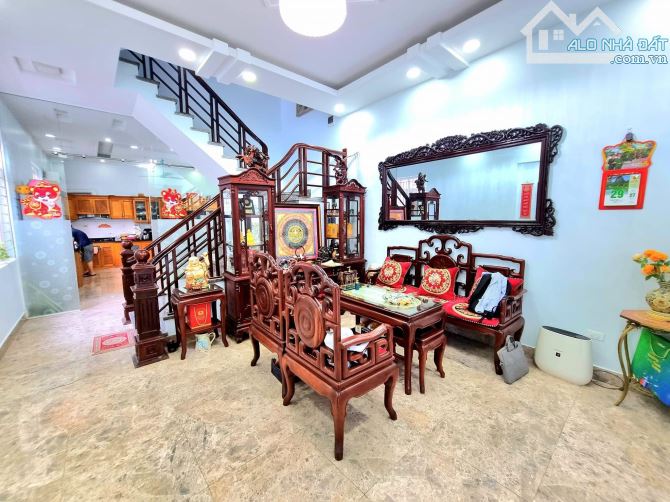 Nhà Giải Phóng 50m2, mặt tiền rộng, xây năm 2020, ô tô đỗ cửa - 1