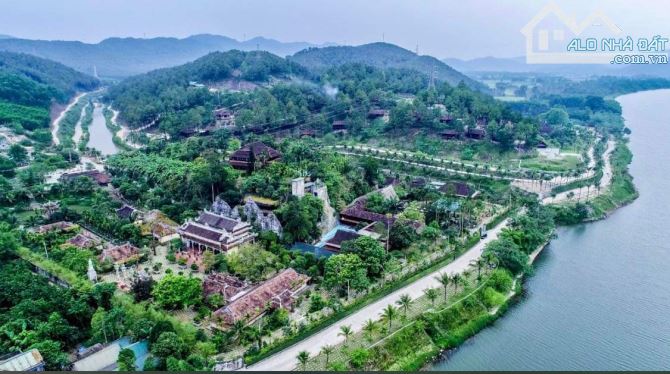 Đất mt View Sông Hương, 2 mặt tiền đường Ngọc Hồ, Hương Hồ, Tp Huế.  • Dt đất: 1527 m2 - 1