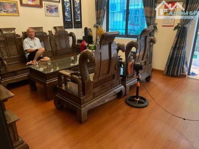 Nhỉnh 9 tỷ , nhà đẹp, lô góc, tặng nội thất xịn Mỗ Lao, Hà Đông 45m2 - 2