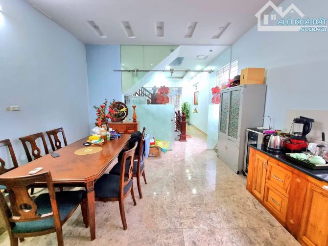 Nhà Giải Phóng 50m2, mặt tiền rộng, xây năm 2020, ô tô đỗ cửa - 4