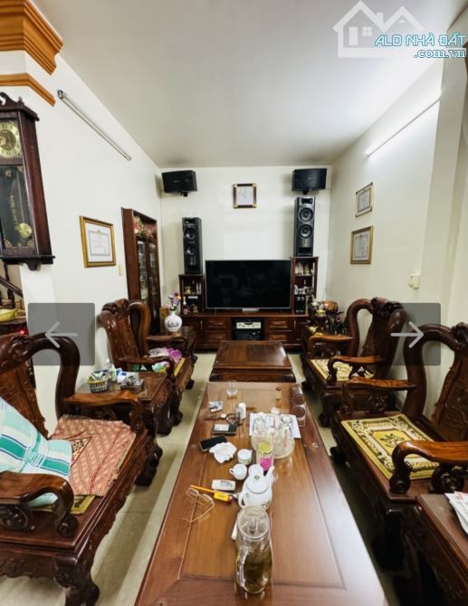 Chủ ngộp bank 7 tỉ gấp bán Nhà hẻm xe hơi thông Hoàng Hoa Thám -Tân Bình 115m²3 tầng 18.6 - 4
