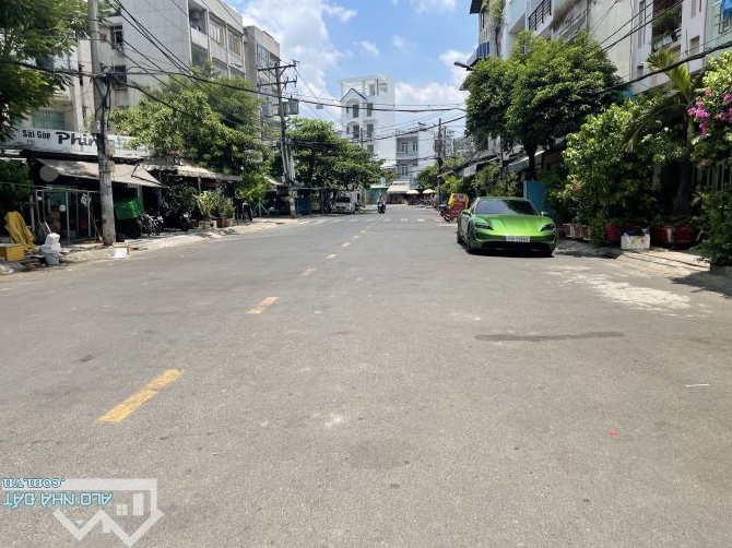 MTKD TÂN PHÚ 136M2 NGANG 15M CHO THUÊ 40TR NHỈNH 8 TỶ
