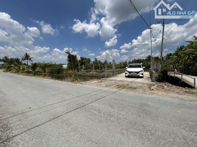 ✅ ĐẤT THỔ MẶT TIỀN ĐƯỜNG TỈNH 827D, cách QL 50B chỉ 300m - 1252m2 ( 28 x 46 ), view kênh.