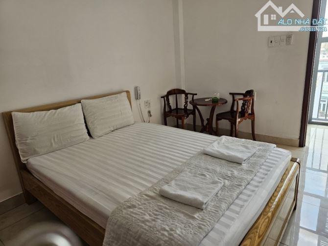 Bán khách sạn mặt tiền Cao Đạt, Quận 5 - 53m2, khoán 40tr/th, chỉ 11 tỷ X - 1