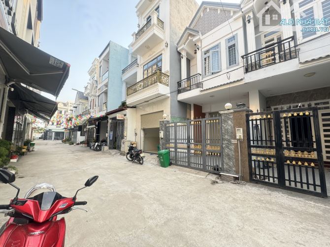 CHỦ GỞI BÁN NHÀ 1 TRỆT 1 LẦU KDC VIP HÓA AN, DT 64M2, 3PN,2WC, SÂN Ô TÔ, CỔNG SAU CTY PONC - 1