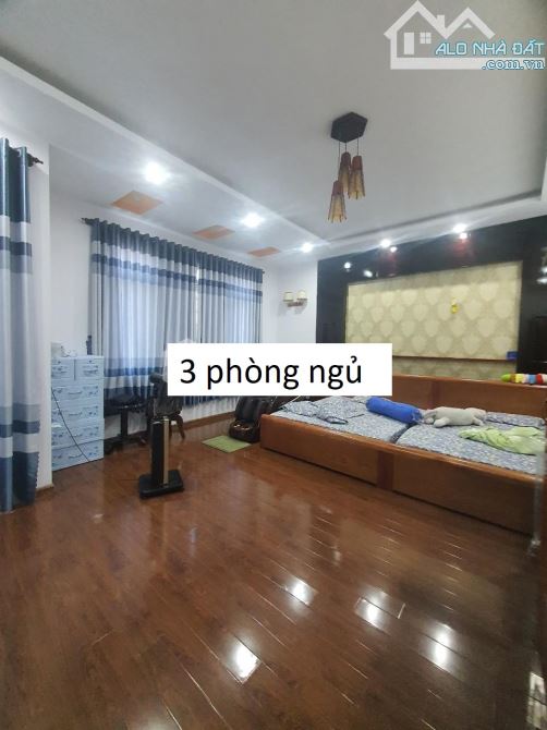 Bán nhà mặt tiền đường 30/4 , rộng 6.3 m 1 trệt 2 lầu nhà kiên cố , Đông Nam 102m2 12.8 ty - 1