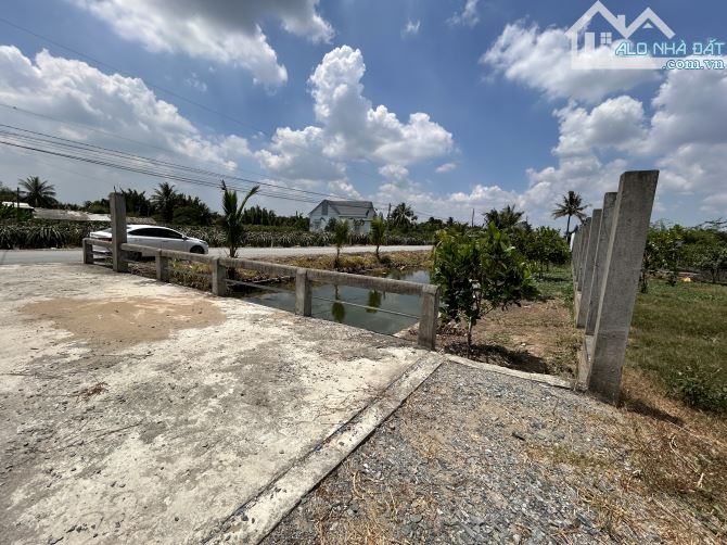 ✅ ĐẤT THỔ MẶT TIỀN ĐƯỜNG TỈNH 827D, cách QL 50B chỉ 300m - 1252m2 ( 28 x 46 ), view kênh. - 1