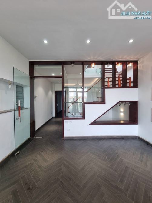 Bán nhà MP Nguyễn Văn Lộc . Tặng Nội thất, Dt 68m2, 5t, mt 4.5m. Giá 25 tỷ. - 4