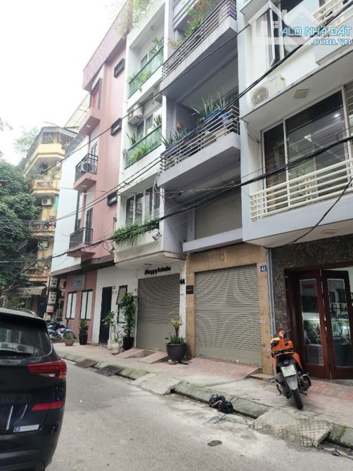 Bán nhà Ngọc Lâm, Long Biên 60 mét X 5 tầng, thang máy, ô tô quay đầu thoải mái
