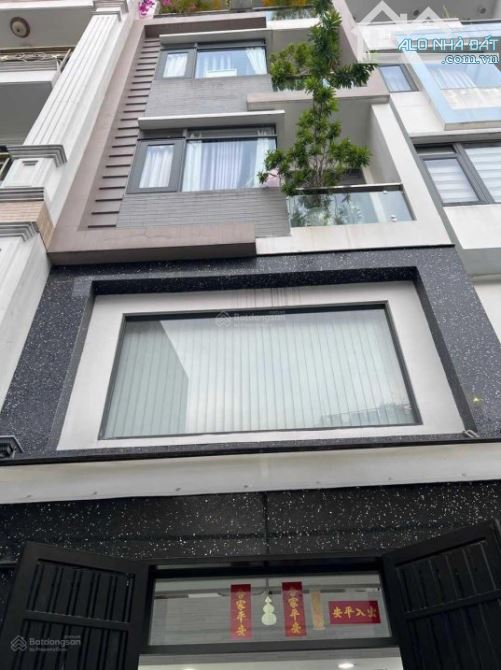 Khu Đáng Sống , Cảnh quan xanh ! Hẻm xe hơi nhánh Hoàng Hoa Thám (4x15m) 5 Tầng BTCT