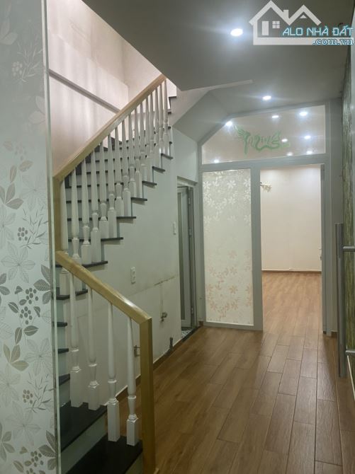 Nhà rẻ thu nhập ổn định mặt tiền Tân Phước 3 x 18m 1 trệt 1 lầu Q10 TP.HCM