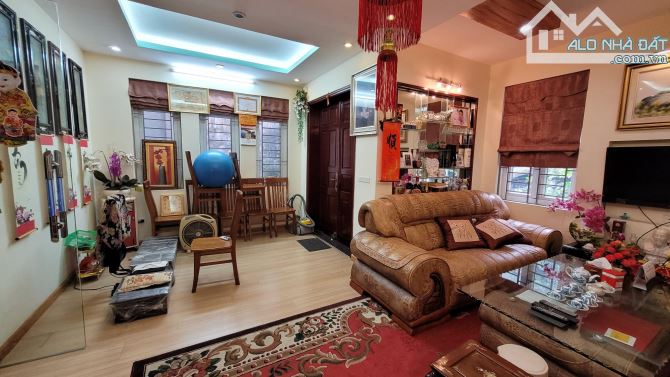 Bán nhà Làng Việt Kiều Châu  Âu, khu đẹp nhất Hà Đông, 77m2, 18 tỷ.