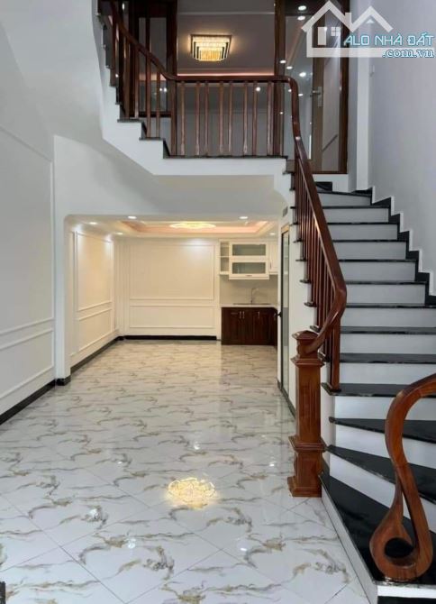 Bánnhà mới xây 5 tầng trung tâm, Tứ Hiệp, Thanh Trì. - Diện tích: 70m² x 5 tầng. - 1