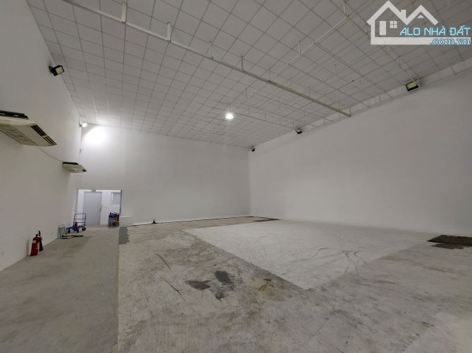 Cho thuê nhà xưởng quận 7 DT 500m trần la phông cao 7m làm studio, văn phòng, kho xưởng. - 1