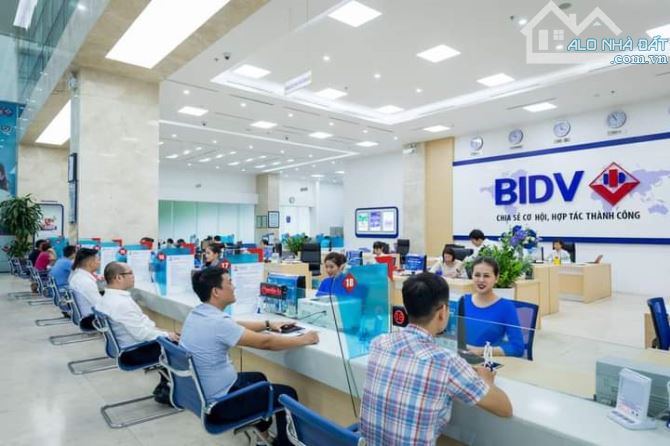Bán nhà mặt phố Xuân Thủy, Cầu Giấy 375m2, 5 tầng, cho thuê 250 triệu/ tháng, chỉ 90 tỷ. - 1