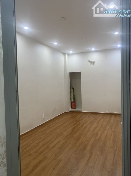 Nhà rẻ thu nhập ổn định mặt tiền Tân Phước 3 x 18m 1 trệt 1 lầu Q10 TP.HCM - 1