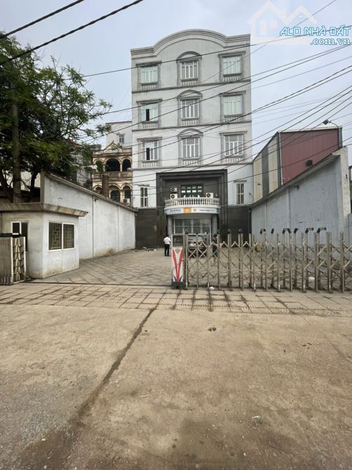 Cho thuê nhà trên phố Biên Giang - Hà Đông, diện tích 378m2/1 sàn nhà 5T mới đẹp lung linh - 1