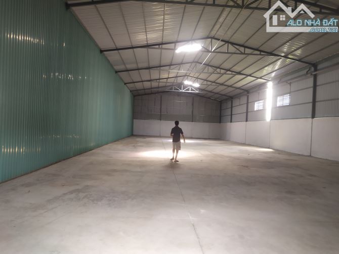 Cho thuê nhà xưởng 1000m2 tại phường Thới An Quận 12