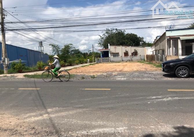Bán Đất Gần Sân Bay Long Thành Giá 900 triệu/nền 110m2 Mặt Tiền Đường 45m.