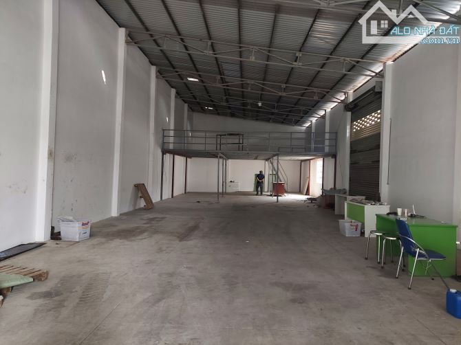 Cho thuê nhà xưởng 300m2 Ngã Tư Ga, An Phú Đông, Quận 12