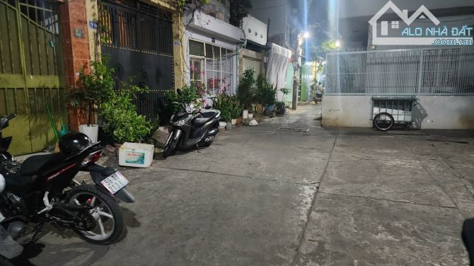 Chủ bán nhà đi Nhật, ngay bờ kè Trường Sa, Phú Nhuận. 46m2, 3TỶ