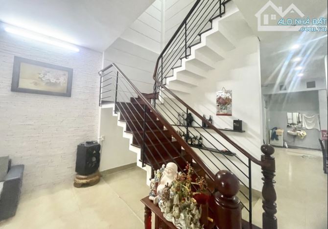 🌟 Bán đất tặng nhà 151m2 nở hậu - Lạc Long Quân - Tân Bình - 3 tầng - Gần mặt tiền