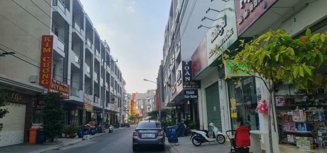 7.5 TY -GẤP BÁN nhà phố đẹp1 trệt 3 lầu đường số 2 ,lê trọng tấn ,dĩ an ,bình dương ,