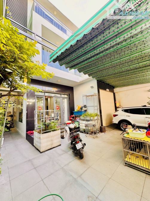 Bán nhà hẻm 8m Lũy Bán Bích Tân Phú 10x20m đúc 2 lầu ST (gần Lương Minh Nguyệt)
