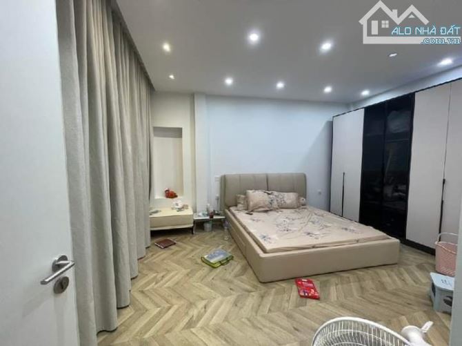 MẶT NGÕ - Ô TÔ ĐỖ CỬA - KINH DOANH NGÕ THÔNG TỨ TUNG  Tây Sơn 5 Tầng mặt tiền 5.9m hơn 9 t - 1