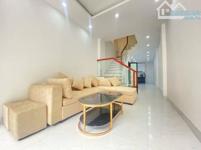 Ô TÔ TRÁNH - KINH DOANH - 50M RA PHỐ - 5 NGỦ KHÉP KÍN
 - 45M - 5T - NHỈNH 7 TỶ. - 1