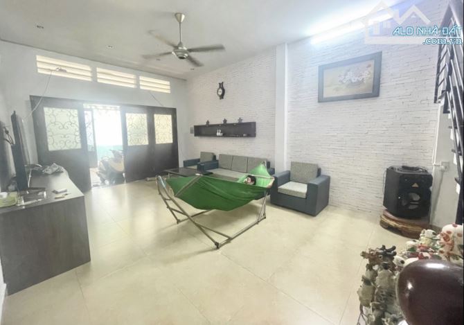 🌟 Bán đất tặng nhà 151m2 nở hậu - Lạc Long Quân - Tân Bình - 3 tầng - Gần mặt tiền - 1