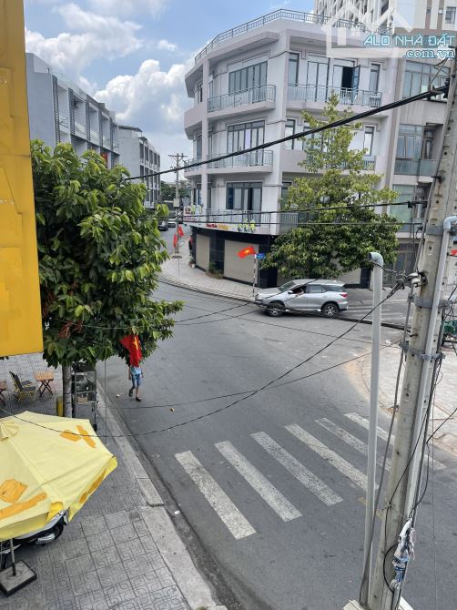 7.5 TY -GẤP BÁN nhà phố đẹp1 trệt 3 lầu đường số 2 ,lê trọng tấn ,dĩ an ,bình dương , - 1