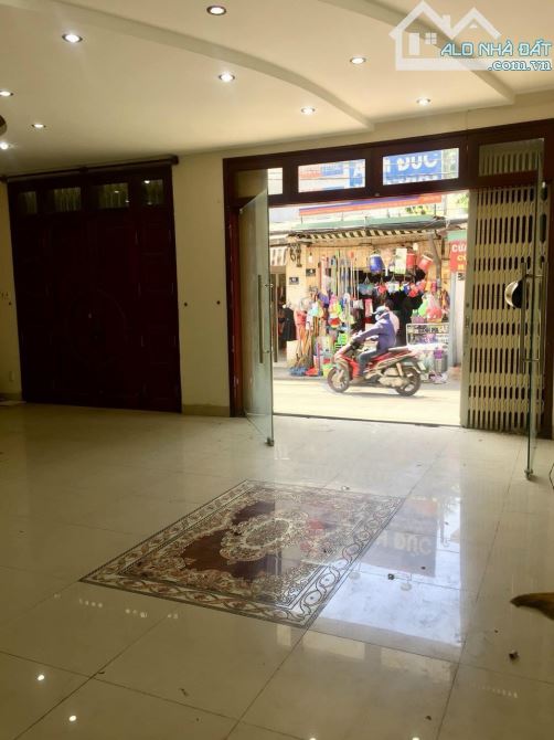 Ngộp Bank Bán GẤP Mặt tiền kinh doanh, 1 trệt 2 lầu, 11x10m Chỉ 11 tỷ Thương lượng,Lê Đức - 1
