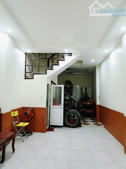 Chìa khóa trao tay nhà đường Láng 48m 5Tầng MT 3.7m giá chỉ 13,8 tỷ phân lô ÔTô KD. - 2