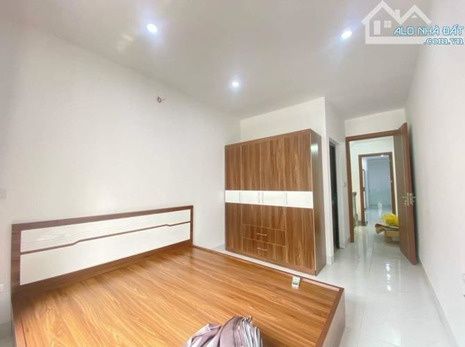 Ô TÔ TRÁNH - KINH DOANH - 50M RA PHỐ - 5 NGỦ KHÉP KÍN
 - 45M - 5T - NHỈNH 7 TỶ. - 2
