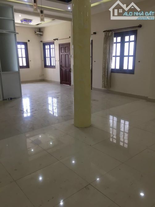 Ngộp Bank Bán GẤP Mặt tiền kinh doanh, 1 trệt 2 lầu, 11x10m Chỉ 11 tỷ Thương lượng,Lê Đức - 2