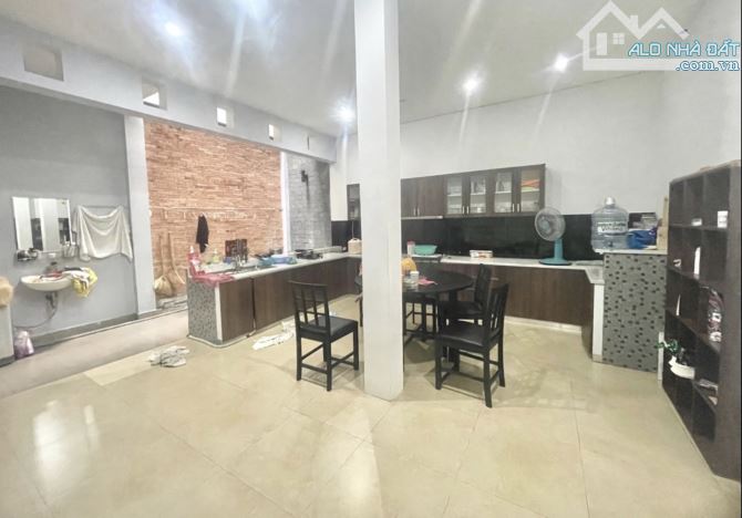 🌟 Bán đất tặng nhà 151m2 nở hậu - Lạc Long Quân - Tân Bình - 3 tầng - Gần mặt tiền - 3