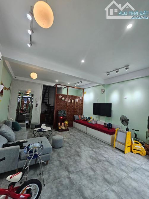 Bán nhà mặt ngõ ĐÔNG NGẠC 50m2 MT 5m, ngõ thông Ô TÔ qua vào nhà, LÔ GÓC 5 tầng 6,2 tỷ
